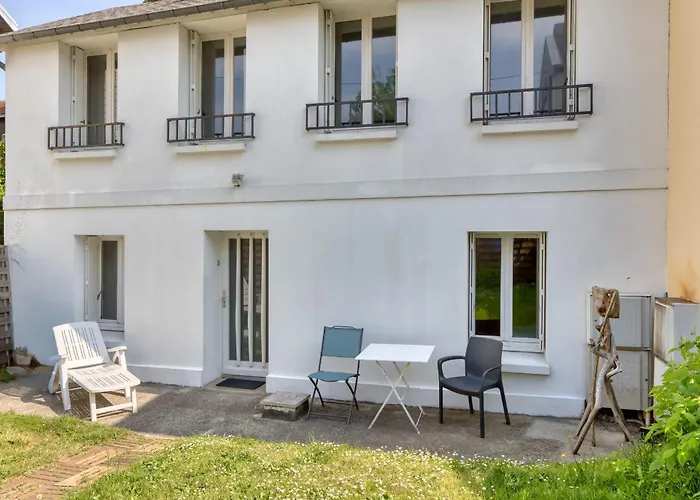 Le Chant De Daoud Maison De Avec Jardin Et Place Stationnement *